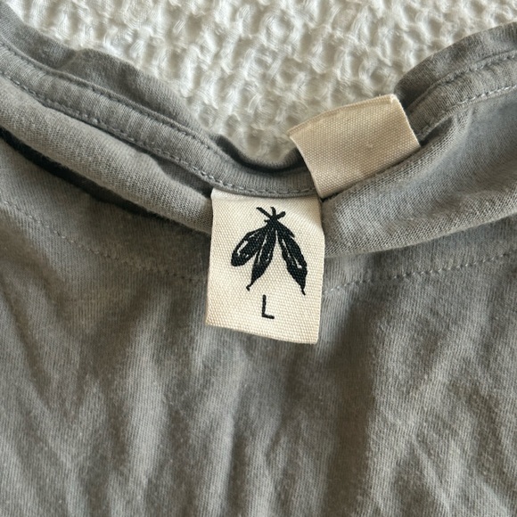 cute basic tee - Picture 2 of 2